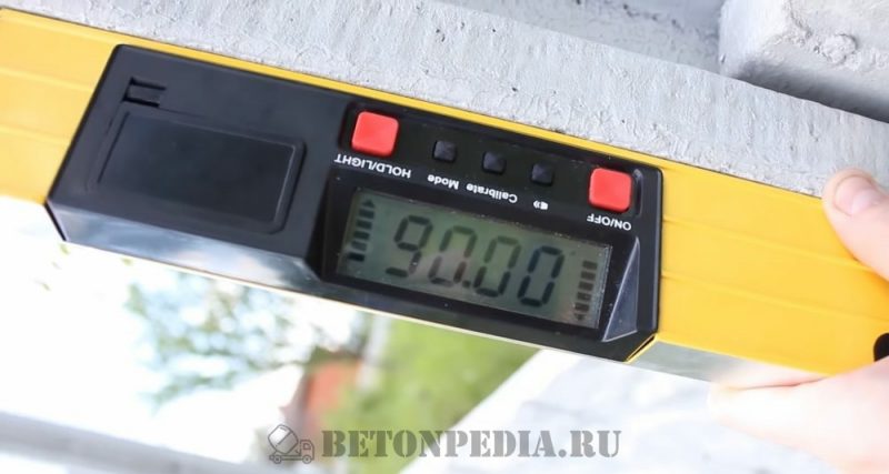Проверка угла наклона еврозабора
