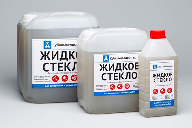 Жидкое стекло широко применяется в строительной области, благодаря низкой стоимости добавки и ее свойств Жидкое стекло